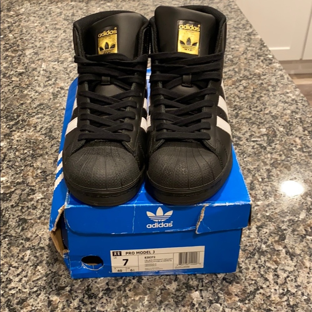 Adidas Pro Model J - Men’s Size 7/Women’s Size 9